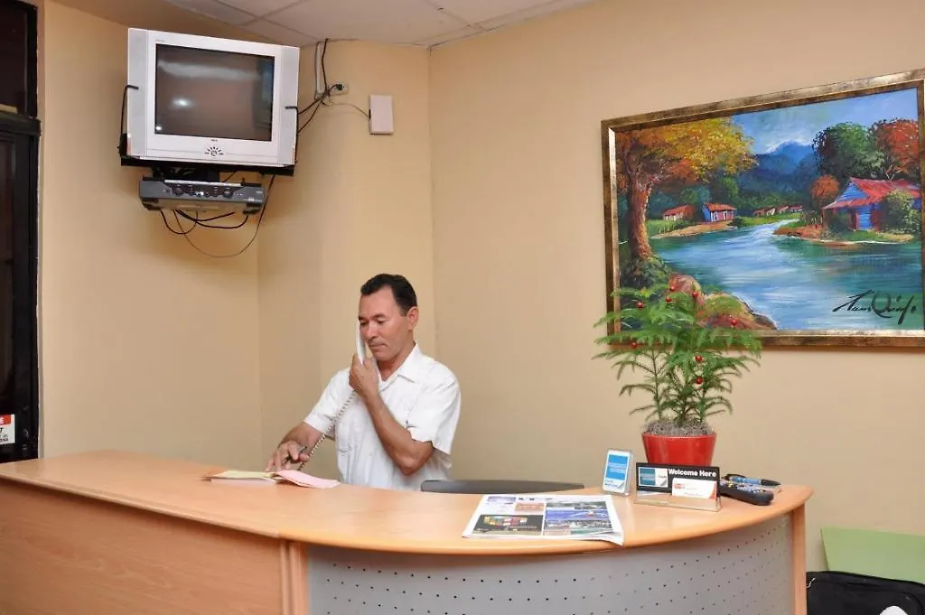 Hostel Hotel Monumental Santo Domingo